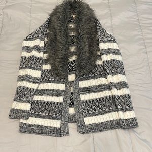 Red Camel Black and White Sweater with Faux Fur Rim- Size Large